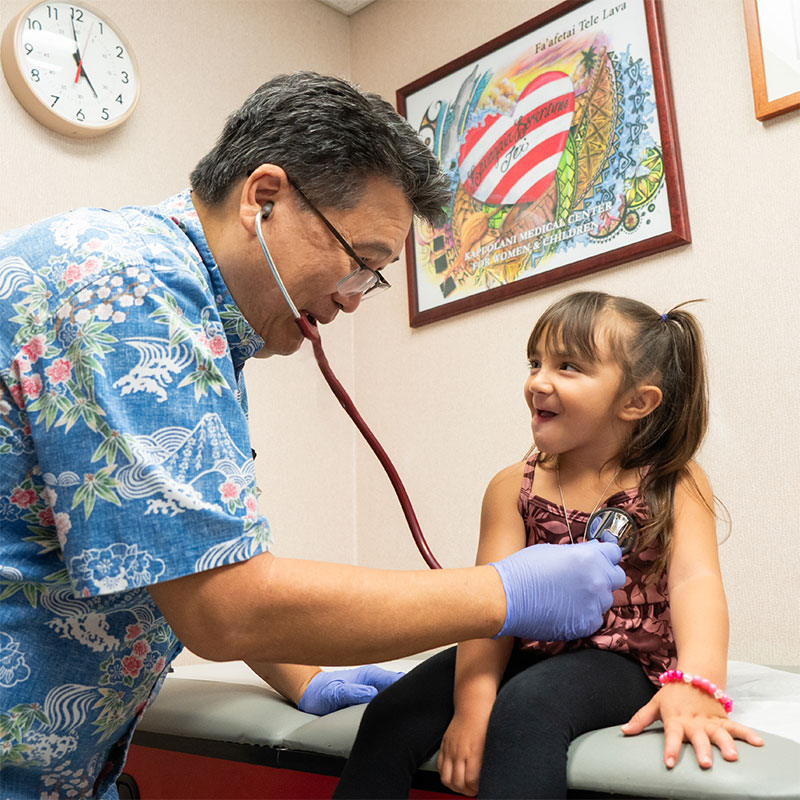 Seeley with Dr. Wade Kyono, Kapi‘olani pediatric hematologist and oncologist.